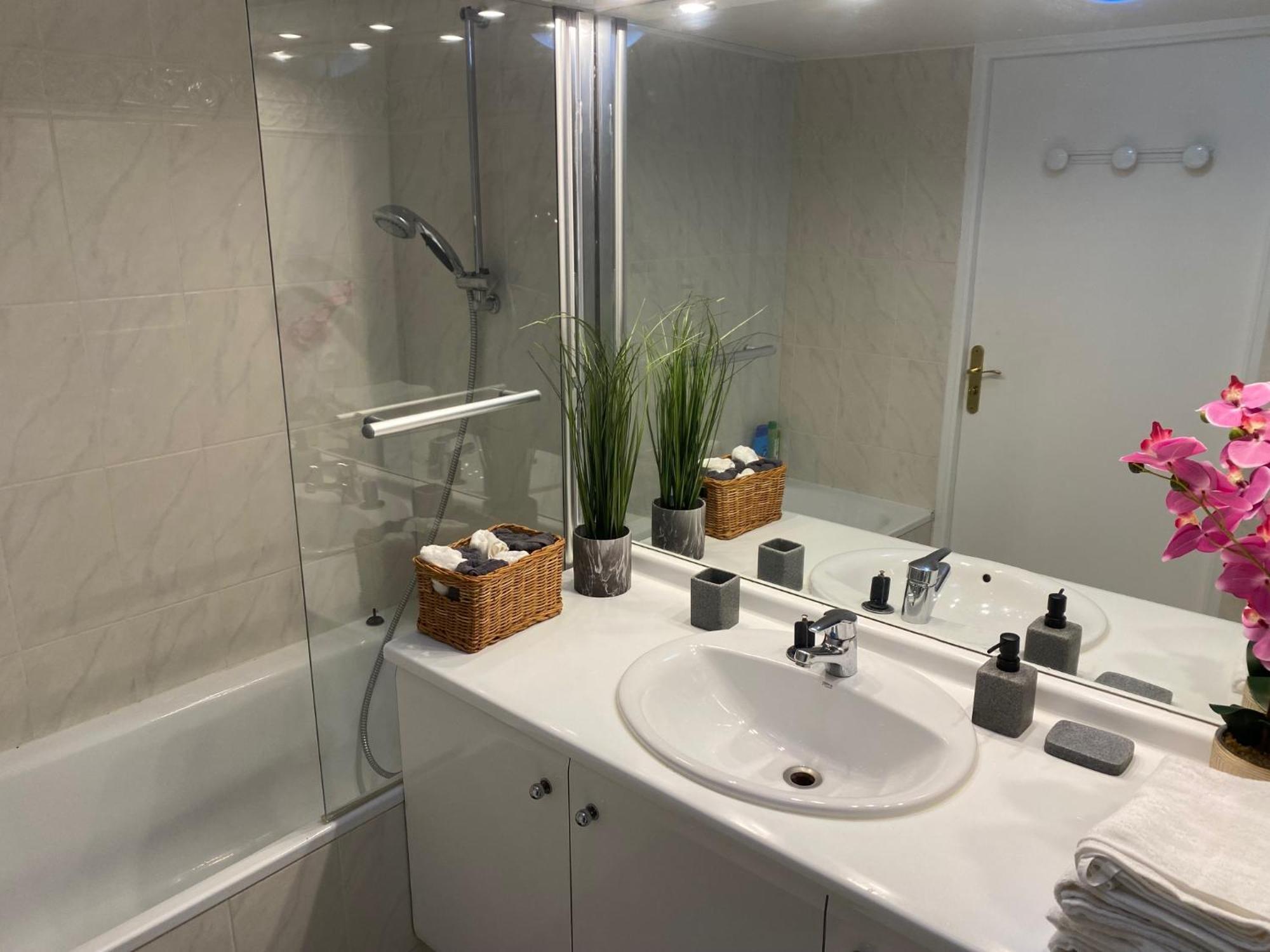 Magnifique Duplex 45 M2 Aux Portes De Paris Metro Barbara A 30Mn Expo Porte De Versailles Montrouge Bagian luar foto